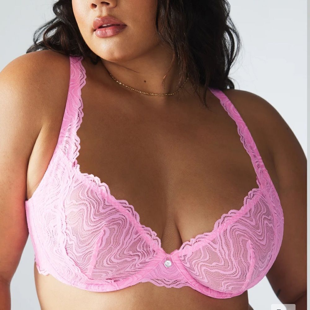 Fabletics Ripple Effect Lace Unlined Plunge Bra Bubbly Pink 36C NWT in packaging